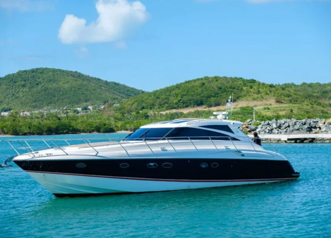 Princess 58 – Luxury Yacht Experience to Palomino Islands