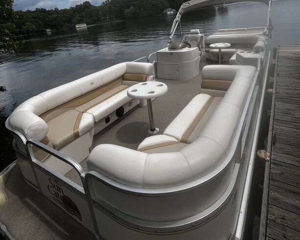Luxurious 25ft G3 Sun Catcher Pontoon Boat, 12 People, Private Side