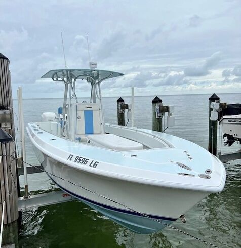 28ft Contender - Captained fishing and snorkeling trips