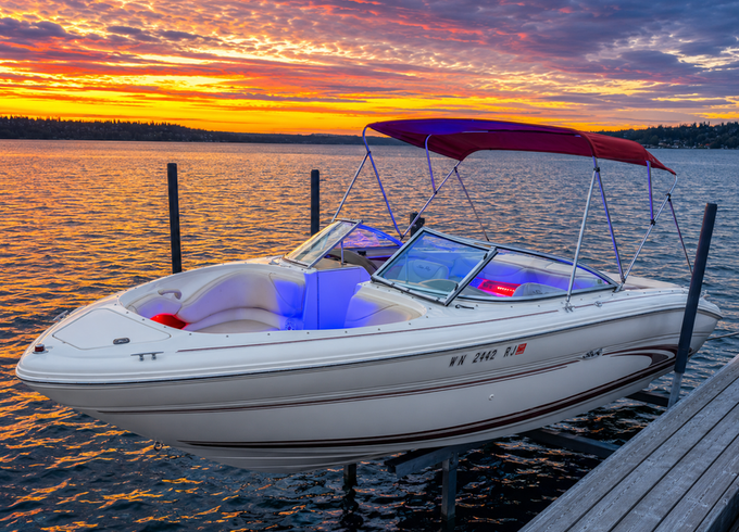 Sunset-Ready 21' Sea Ray — Bluetooth, Bimini, Cruising + Tubing Add