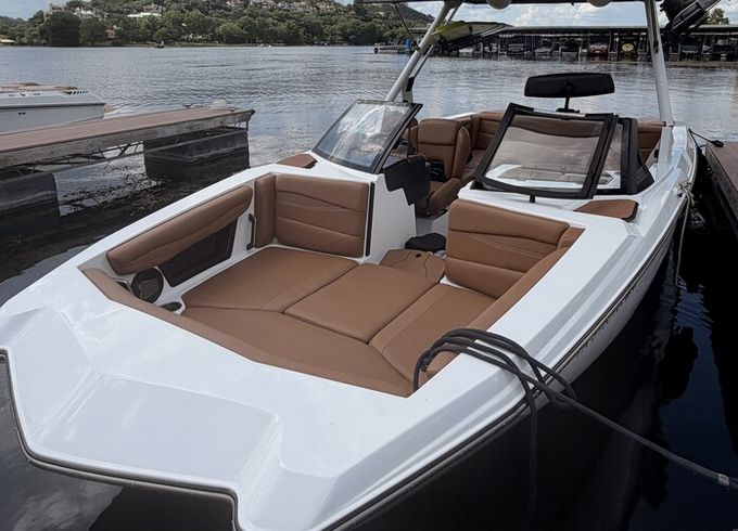 Luxury Lake Austin Experience | Axis A225