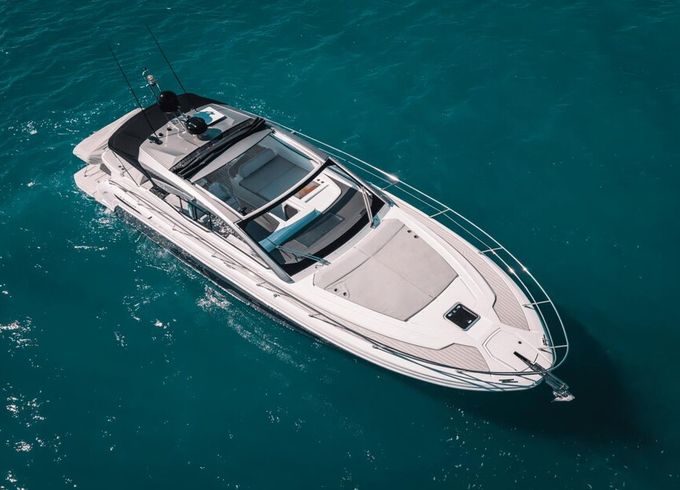 Azimut Yacht | Charter up to 13