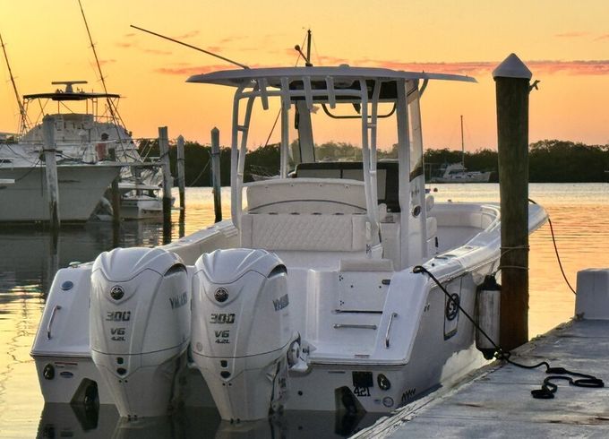 28’ Sea Hunt Gamefish CoffinBox  Premier Fishing and Sandbar Adventure
