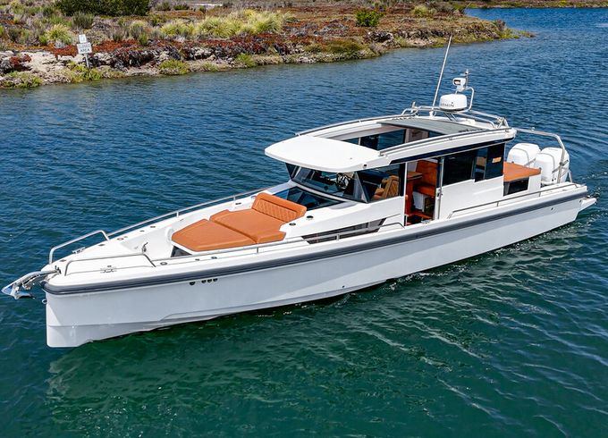 Sonder | Modern Axopar 37 Yacht for Celebrations and Charters
