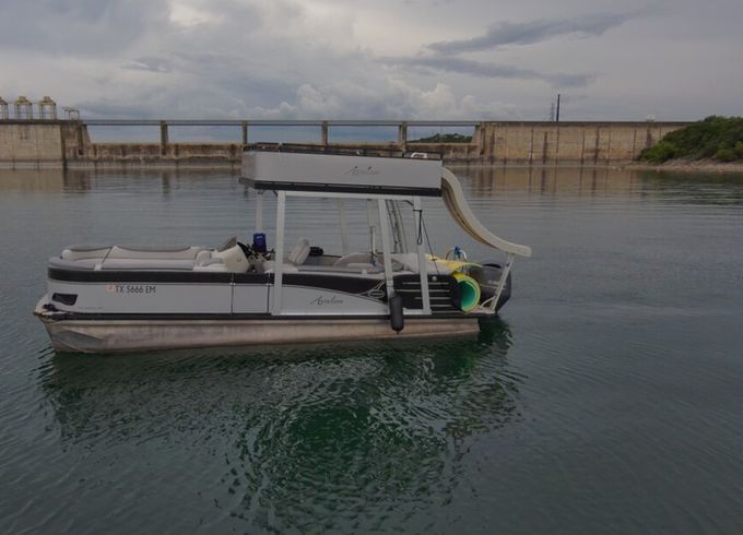 25Ft Avalon Funship W/Slide – Lake Travis