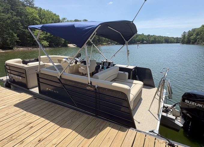 LakeWylieCruzin#3-Includes Gas/Ice/Floats-Boat in Lake-Ready to Board!
