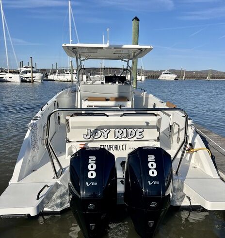 Explore the Long Island Sound in Comfort and Style