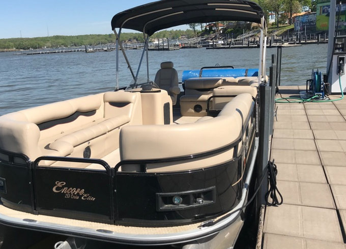 Encore Pontoon in Lake of the Ozarks!