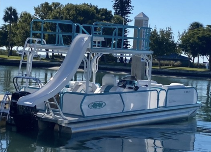 Aloha 26 Sundeck with Slide – Hidden Cove