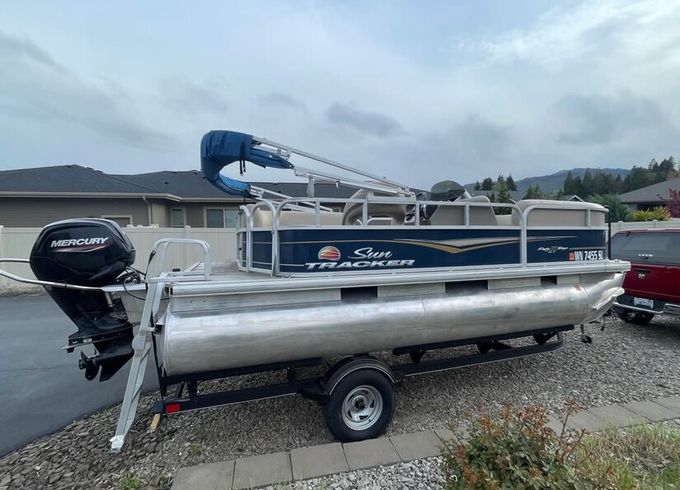 The Float Fund — Lake Washington’s Favorite Party Barge