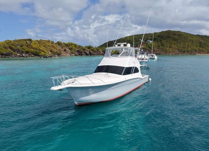 Luxurious Day Yacht for Up to 12 Guests | 4-hr &amp; 6-hr Charters