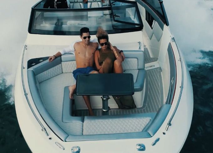 Greenline NEO 37ft you can rent without Captain in HOLLYWOOD