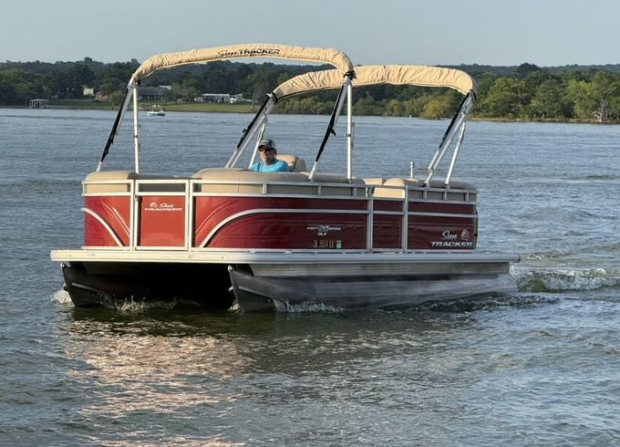 Doon’s Toon 2025 Sun Tracker pontoon