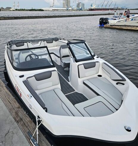 BRAND NEW YAMAHA JET BOAT SX190 - FUN  AND EASY TO RIDE!