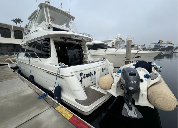53' Carver Voyager Motor Yacht with Two Galleys and AC in LA