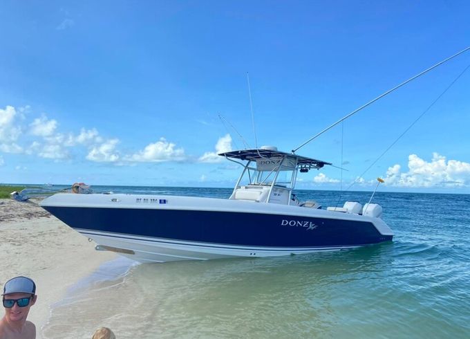 32' Donzi boat for Fishing Charters in Key West!