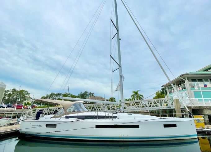 Day charters in St. Petersburg (51ft)