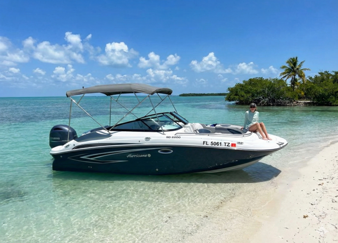Deluxe Deckboat – Premium Sound & Comfort Seating | Sandbar Ready!