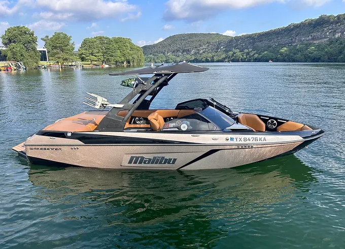 Lake Austin Wake - Surf - Relax