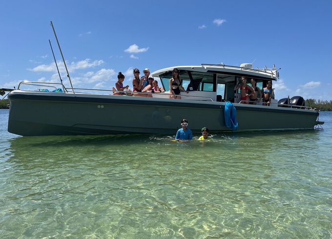 37ft Axopar - Experience the Palm Beaches Luxury Day Cruiser