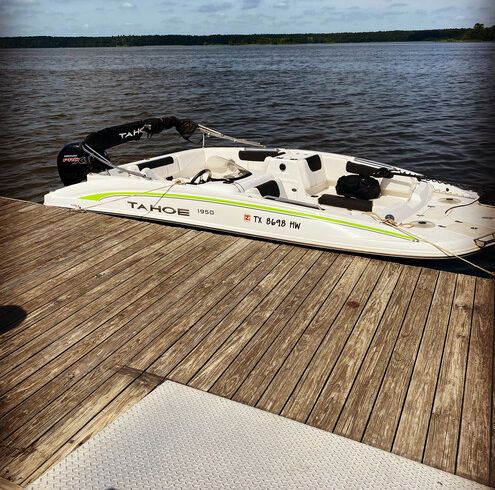 Fun Ski/Fish/Deck boat!!