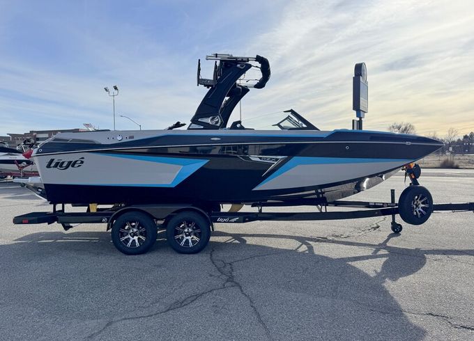 2025 Tige rzx22 - Wakesurf Boat