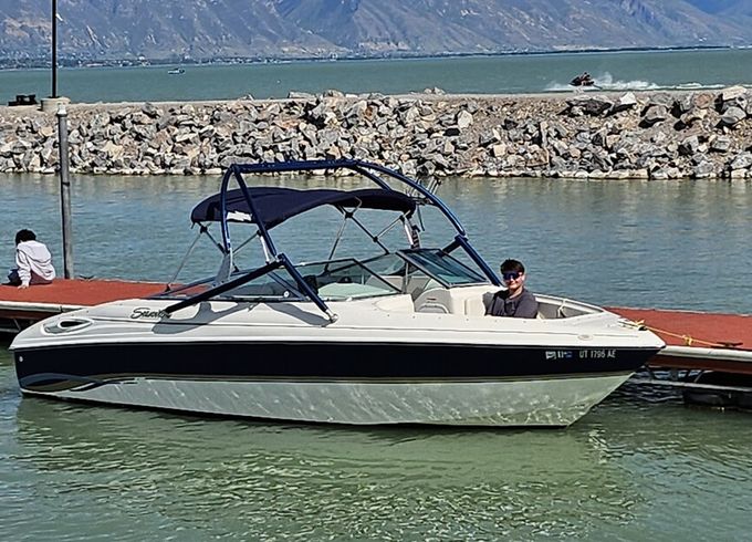 23' Bow Rider for Water Skiing/Tubing &amp; Cruising