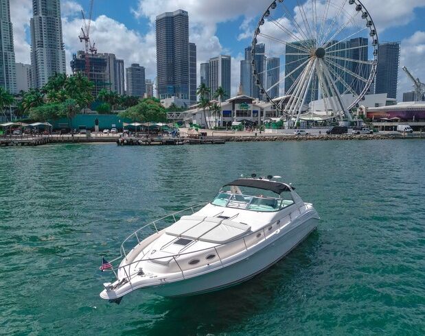 SEA RAY 50' FREE HOUR MON-THUR UP TO 13 PEOPLE