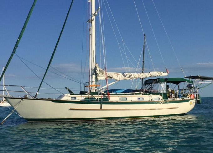 Helios — World-Class 40' Sailboat for Adventure & Comfort in Chicago
