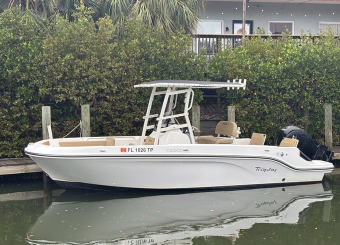 22ft Center Console