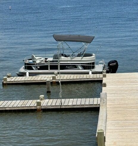 SunChaser 18' Vista Fish Pontoon – Available on Lake Livingston!