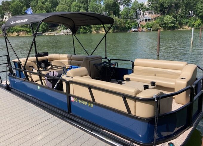 LakeWylieCruzin#2-Includes Gas/Ice/Floats-Boat in Lake-Ready to Board!