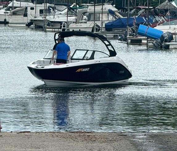 Yamaha AR220 Jet Boat