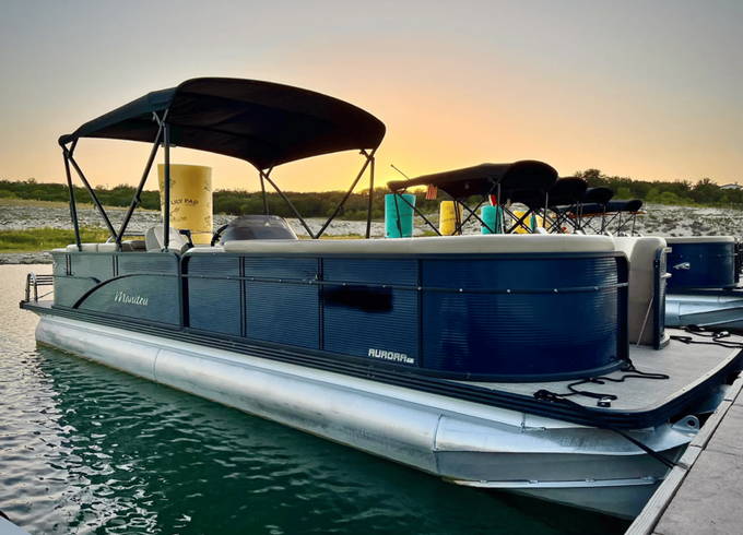 Lake Austin Tritoon (13 ppl max)