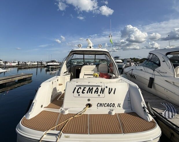 Sea Ray Sundancer 390 Yacht in Chicago