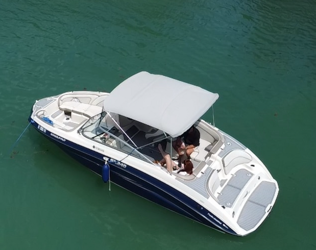 Chartecito Miami boat
