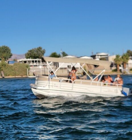 Captained - 22ft SunTracker Pontoon | Double Bimini | BBQ | $125/hr