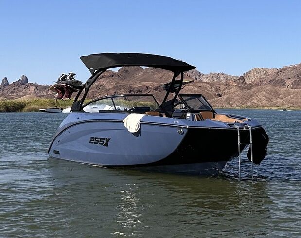 Wakeboard/Surf | ‘25 Yamaha 255XD – Captain Included