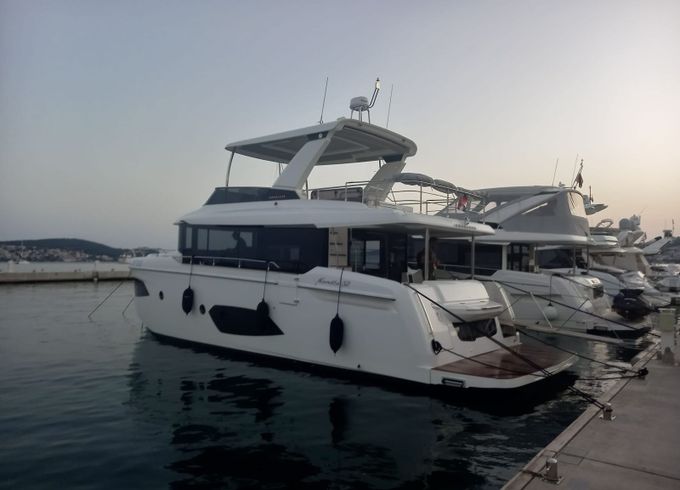 Absolute Navetta 52 Aurora