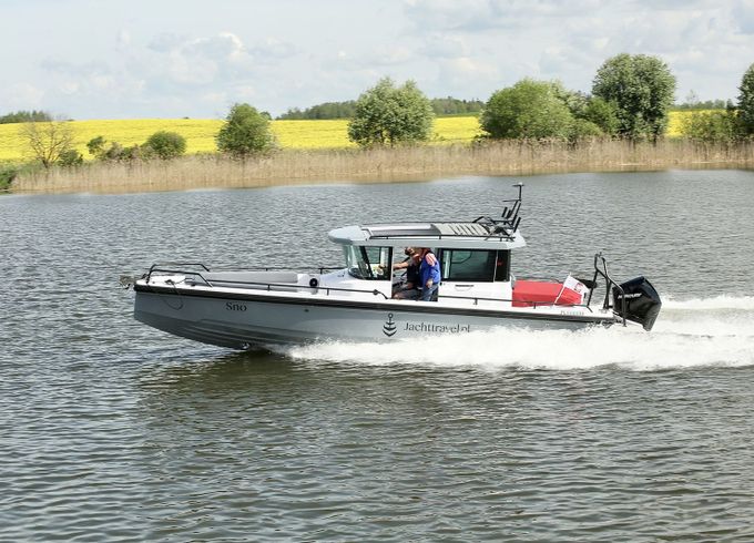 Axopar 28 Cabin Brabus Line Sno
