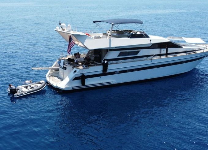 Astondoa 68 GLX Flybridge Family Star
