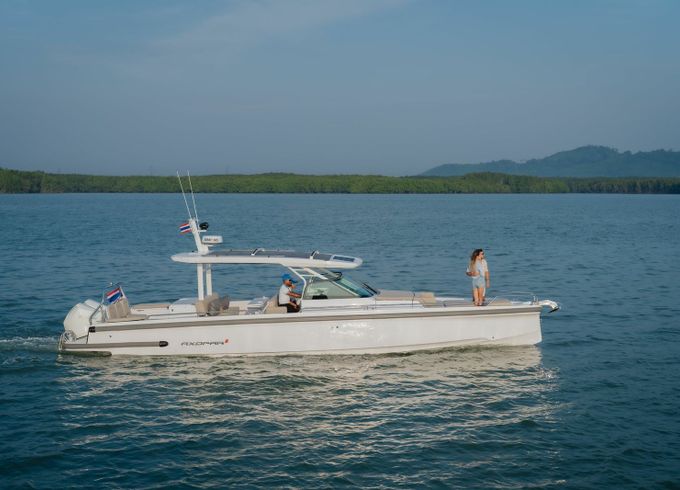 Axopar 37 Lila