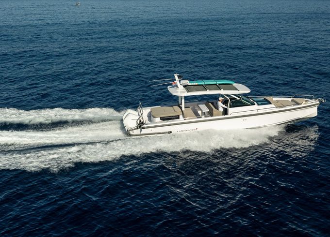 Axopar 37 Sun Top Nautiful