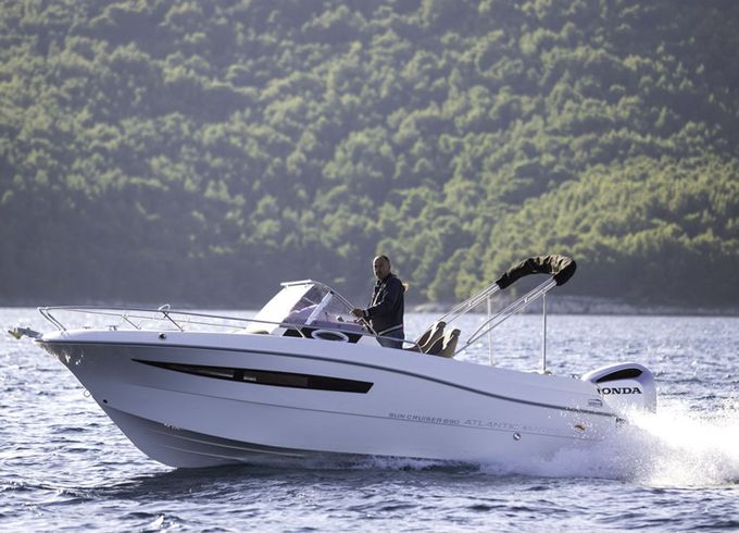Atlantic Marine Suncruiser 690 20