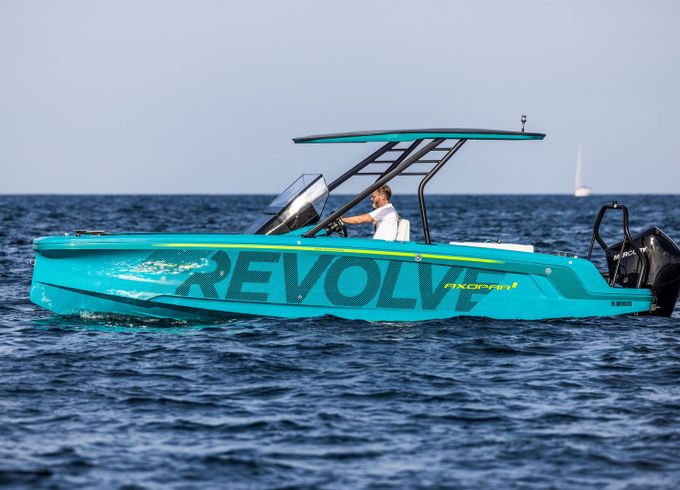 Axopar 22 Jobe Revolve 1