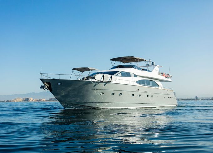 Azimut 85 F Don Moi
