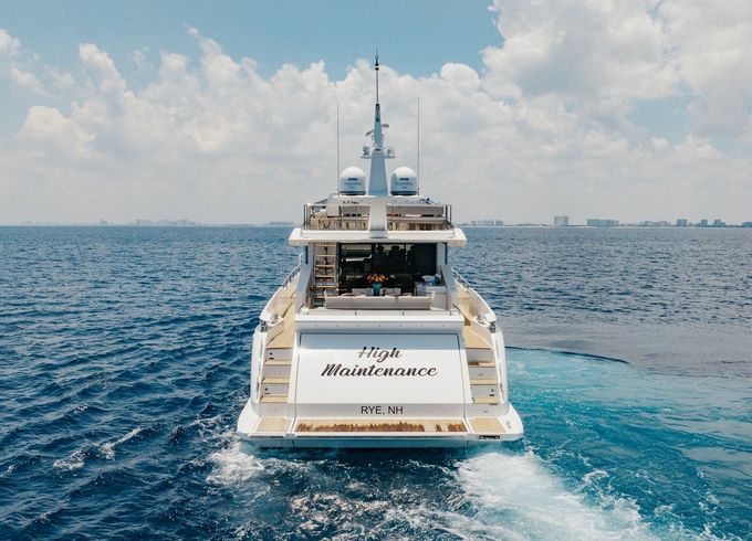 Azimut 77S High Maintenance