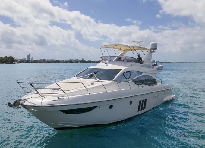 Azimut 60 Salty at Sea