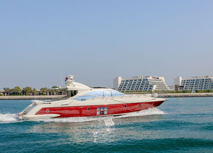 Azimut 68 Sura