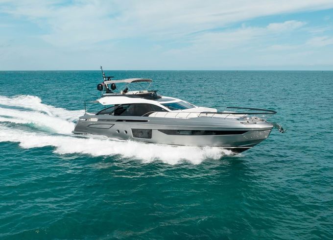 Azimut S8 Hideout